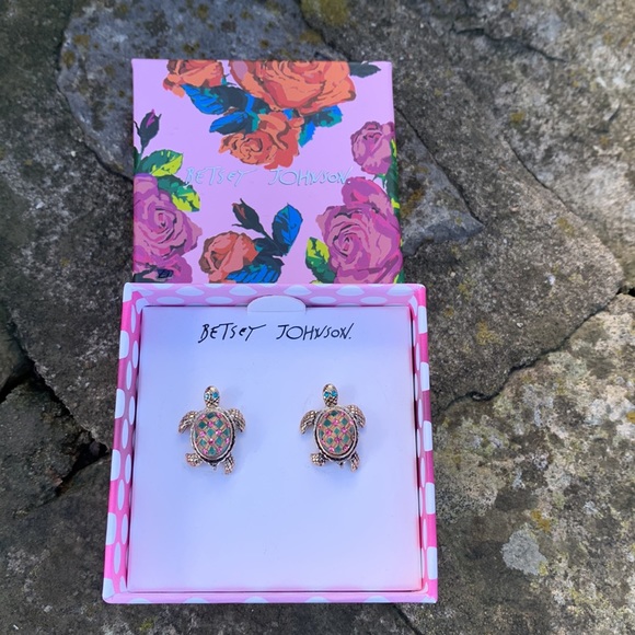 New with Box Betsey Johnson Turtle Stud Earrings - Picture 2 of 4